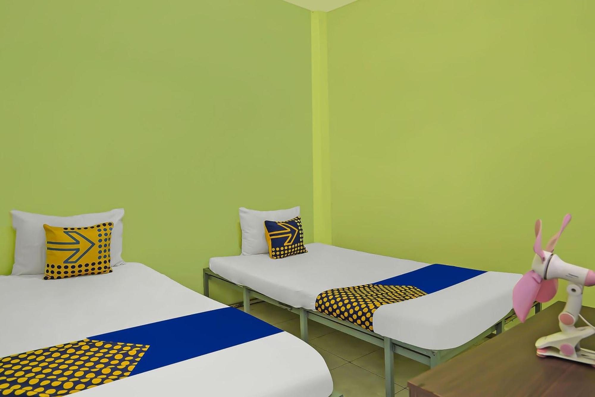 Oyo Life 92474 Rusunawa Ii 2* Malang