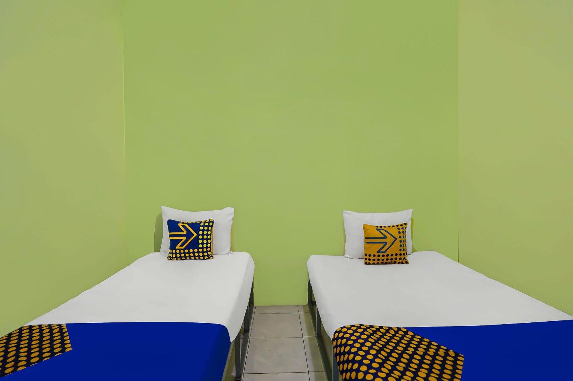 Oyo Life 92474 Rusunawa Ii Hotel Malang