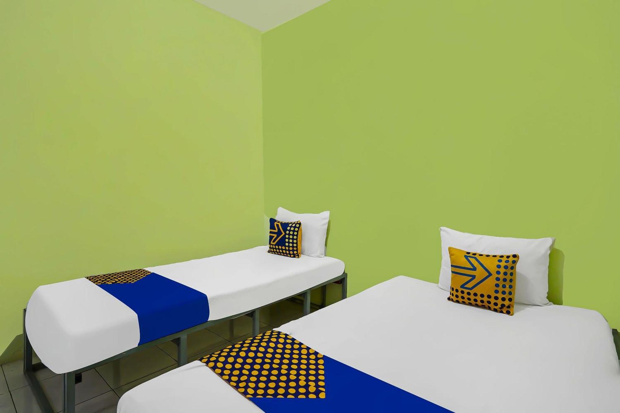 Oyo Life 92474 Rusunawa Ii 2* Malang