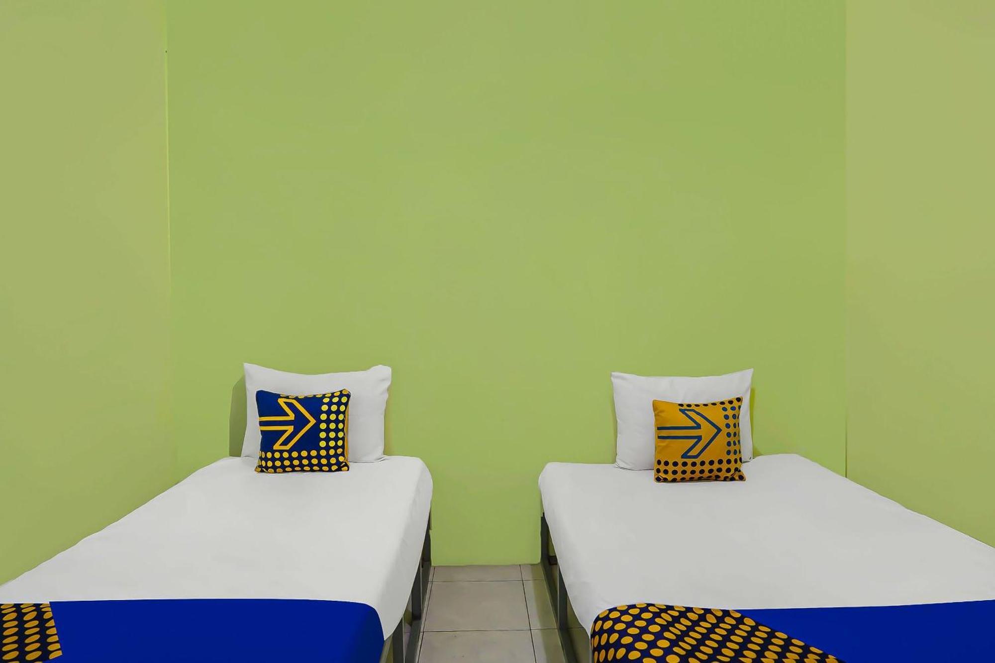 Oyo Life 92474 Rusunawa Ii Hotel